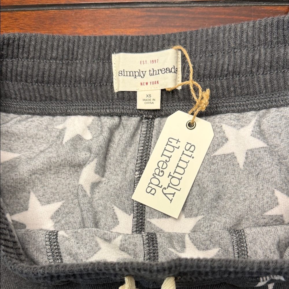 Simply Threads Star Print Joggers - NWT - Picture 4 of 6